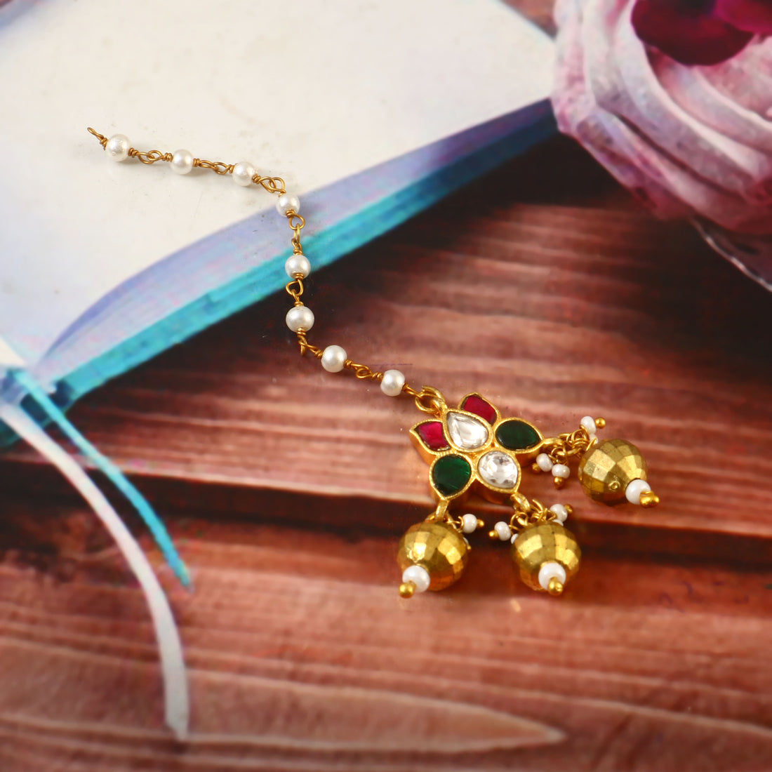 Gold Kundan Maang Tikka