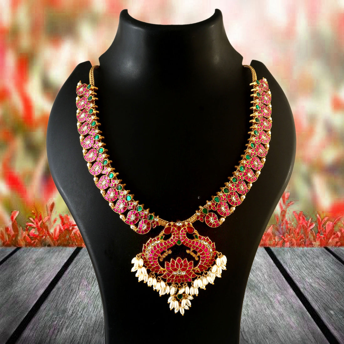 Jadau Kundan Necklace with Emerald