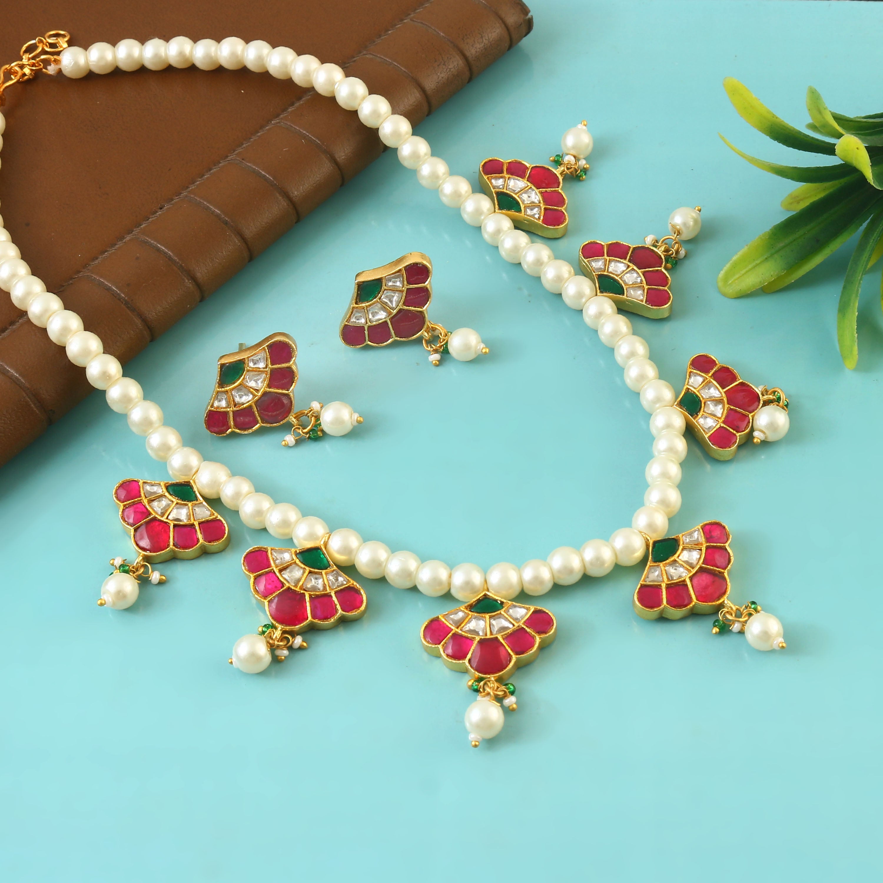 NK-224 - Jadau Kundan Necklace with Emerald