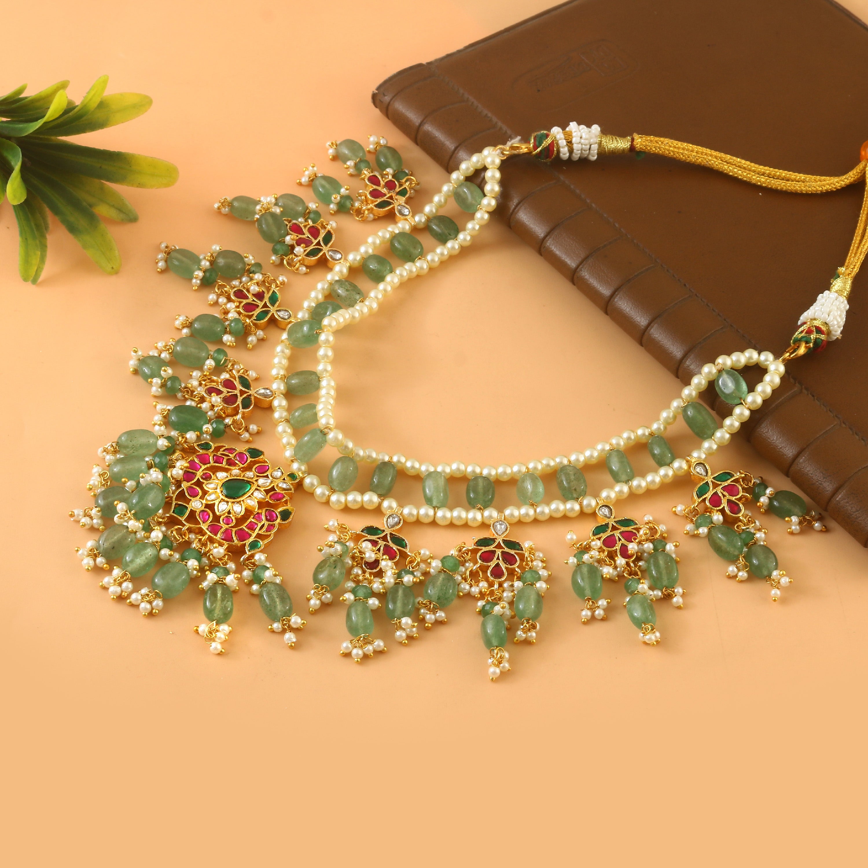NK-287- Jadau Kundan Necklace with Emerald