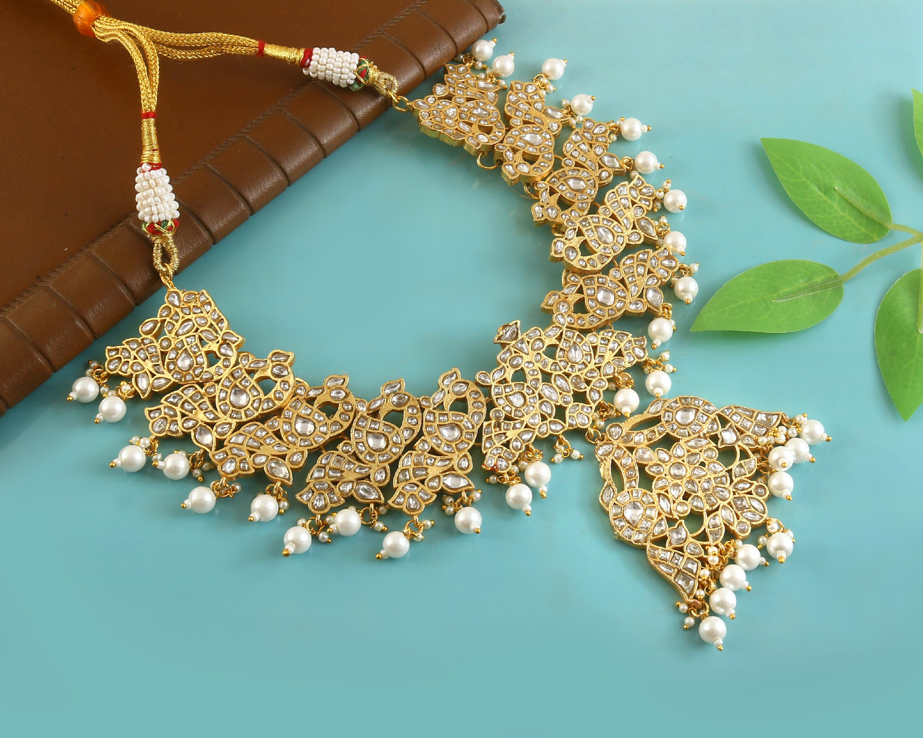 NK-302- Jadau Kundan Necklace with Emerald